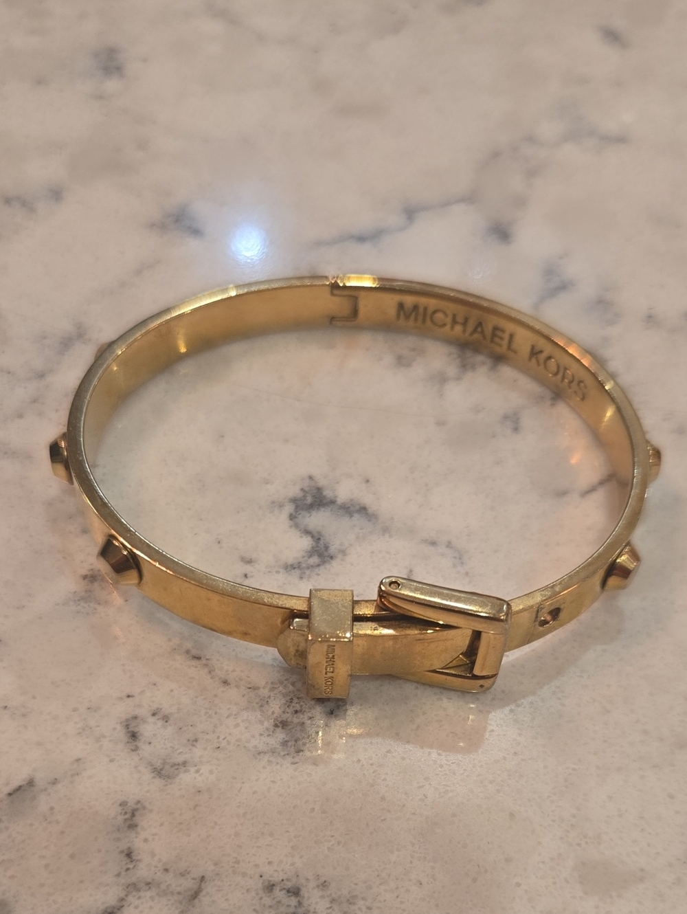 ✨️Authentic Michael Kors Rose Gold Buckle Belt Stud Latching Bangle Bracelet✨️